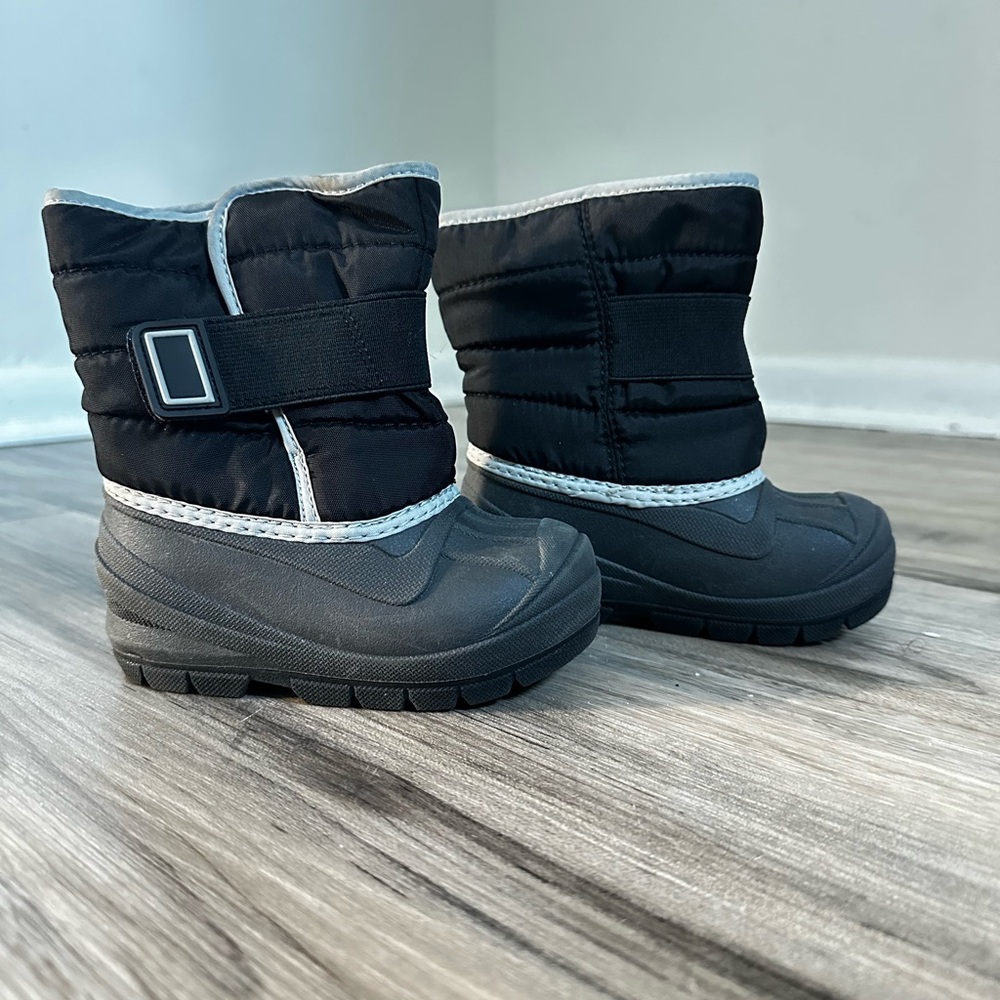 Cat & Jack Black and Gray Kids Snow Boots